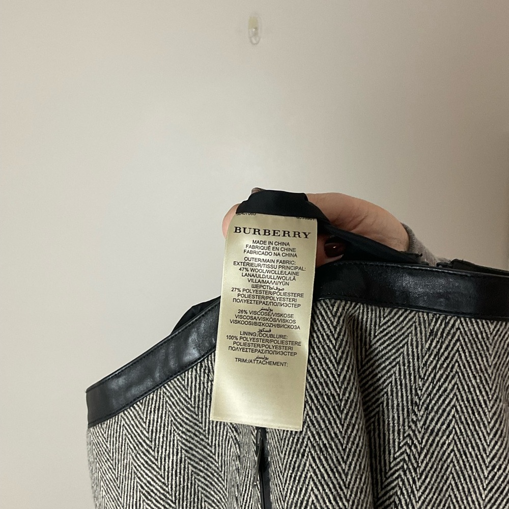 Burberry Brit Classic Black & White Tweed Pencil Skirt Zip Details Leather Trim - Picture 5 of 8